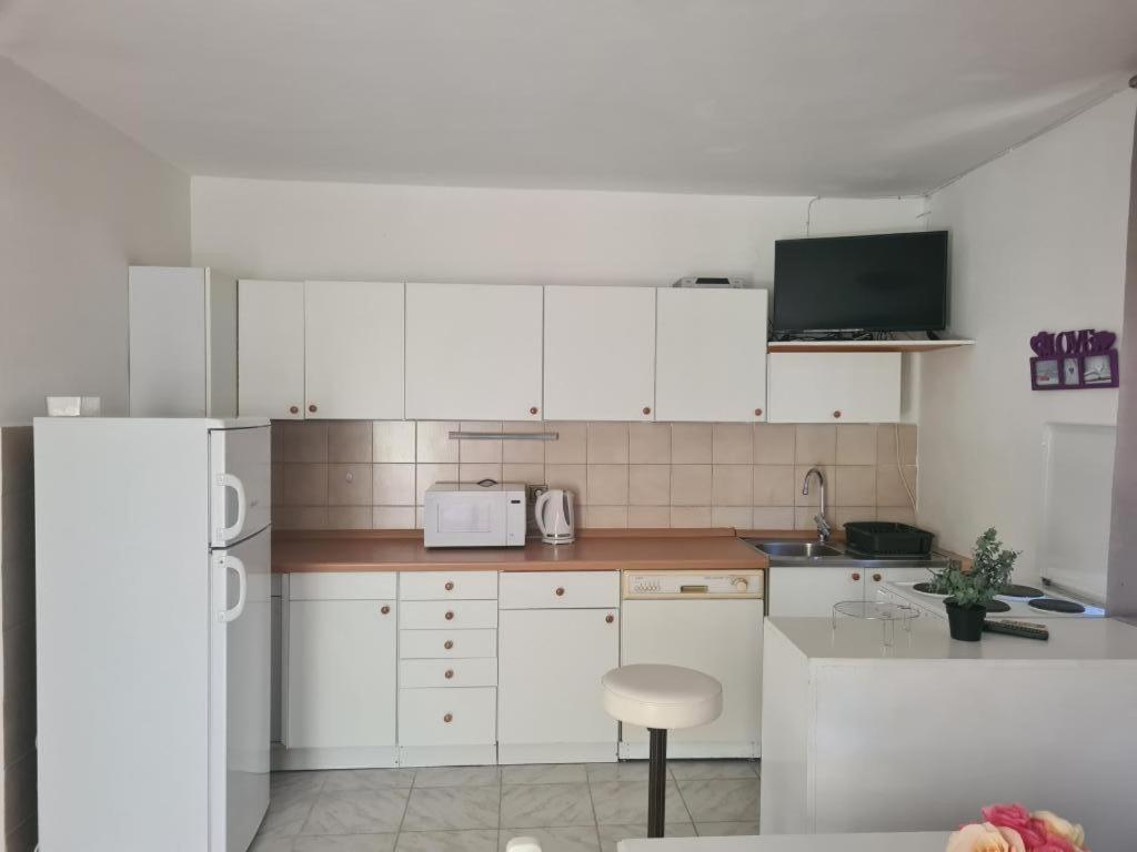 Apartments Triton Rogoznica  Eksteriør bilde