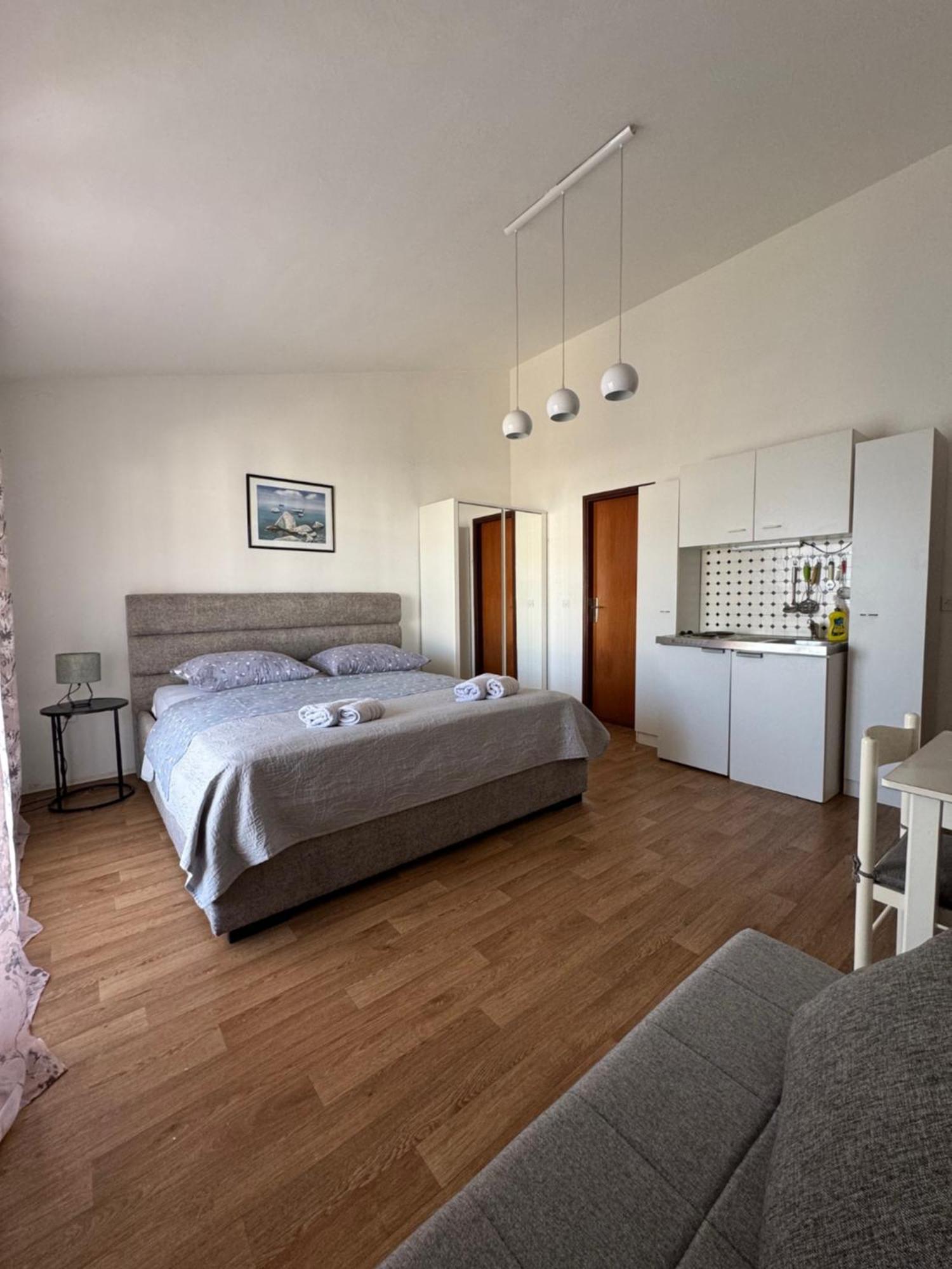 Apartments Triton Rogoznica  Eksteriør bilde